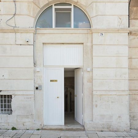 Alibi Suites Suite Museum: Gioiello Con Vista Sul Museo Archeologico Nazionale, Letto E Doccia Con Cromoterapia, Smart Tv, Wifi E A/C Руво ди Пуля Екстериор снимка