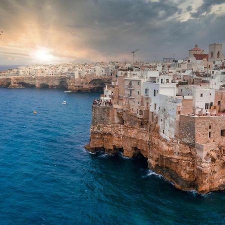 Alibi Suites Suite Museum: Gioiello Con Vista Sul Museo Archeologico Nazionale, Letto E Doccia Con Cromoterapia, Smart Tv, Wifi E A/C Руво ди Пуля Екстериор снимка
