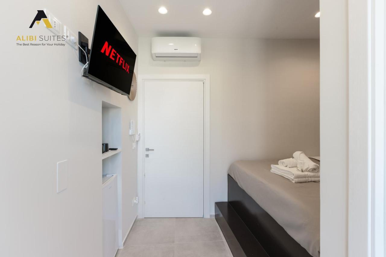 Alibi Suites Suite Museum: Gioiello Con Vista Sul Museo Archeologico Nazionale, Letto E Doccia Con Cromoterapia, Smart Tv, Wifi E A/C Руво ди Пуля Екстериор снимка